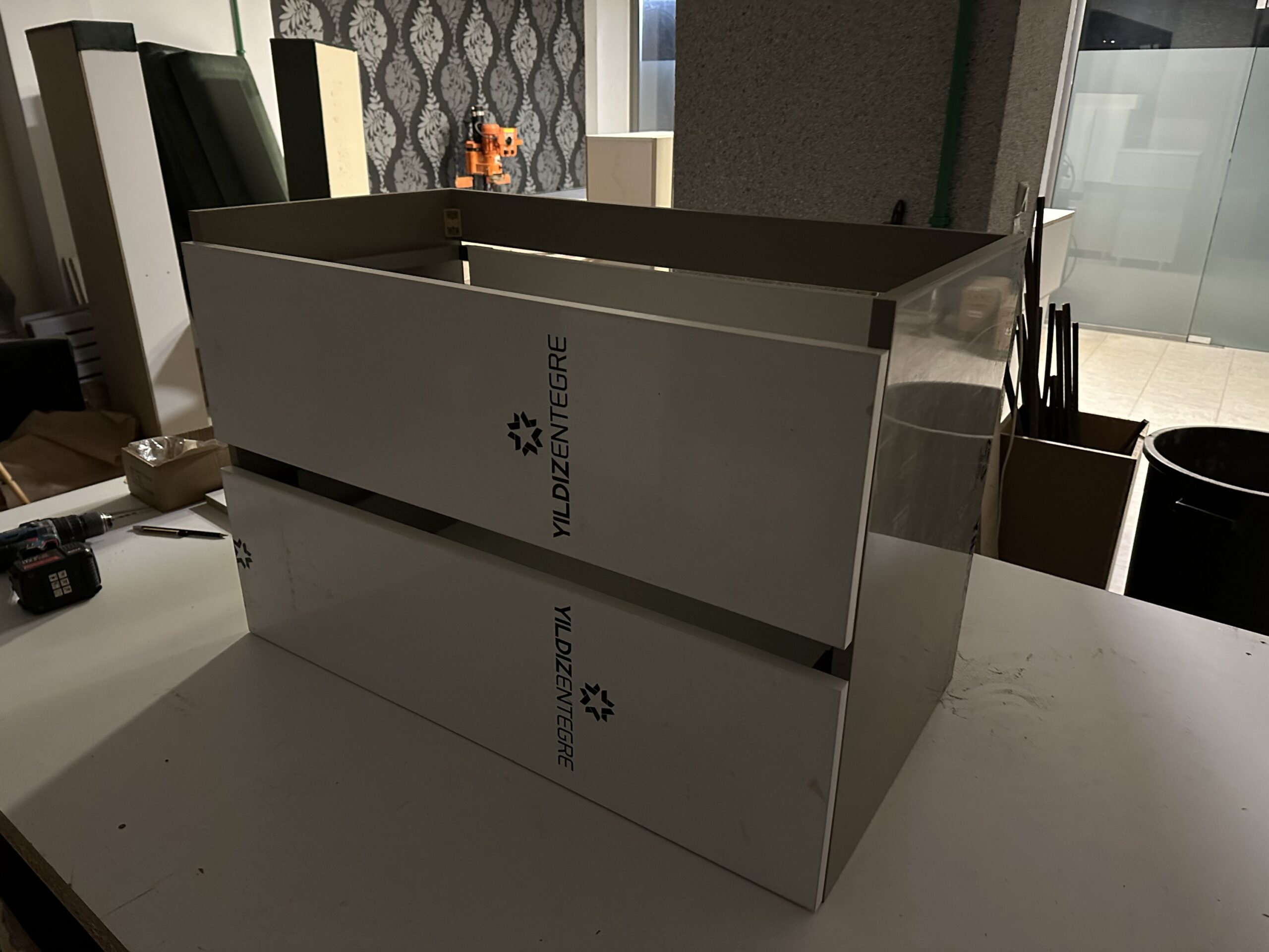 Έπιπλο μπάνιου με gola